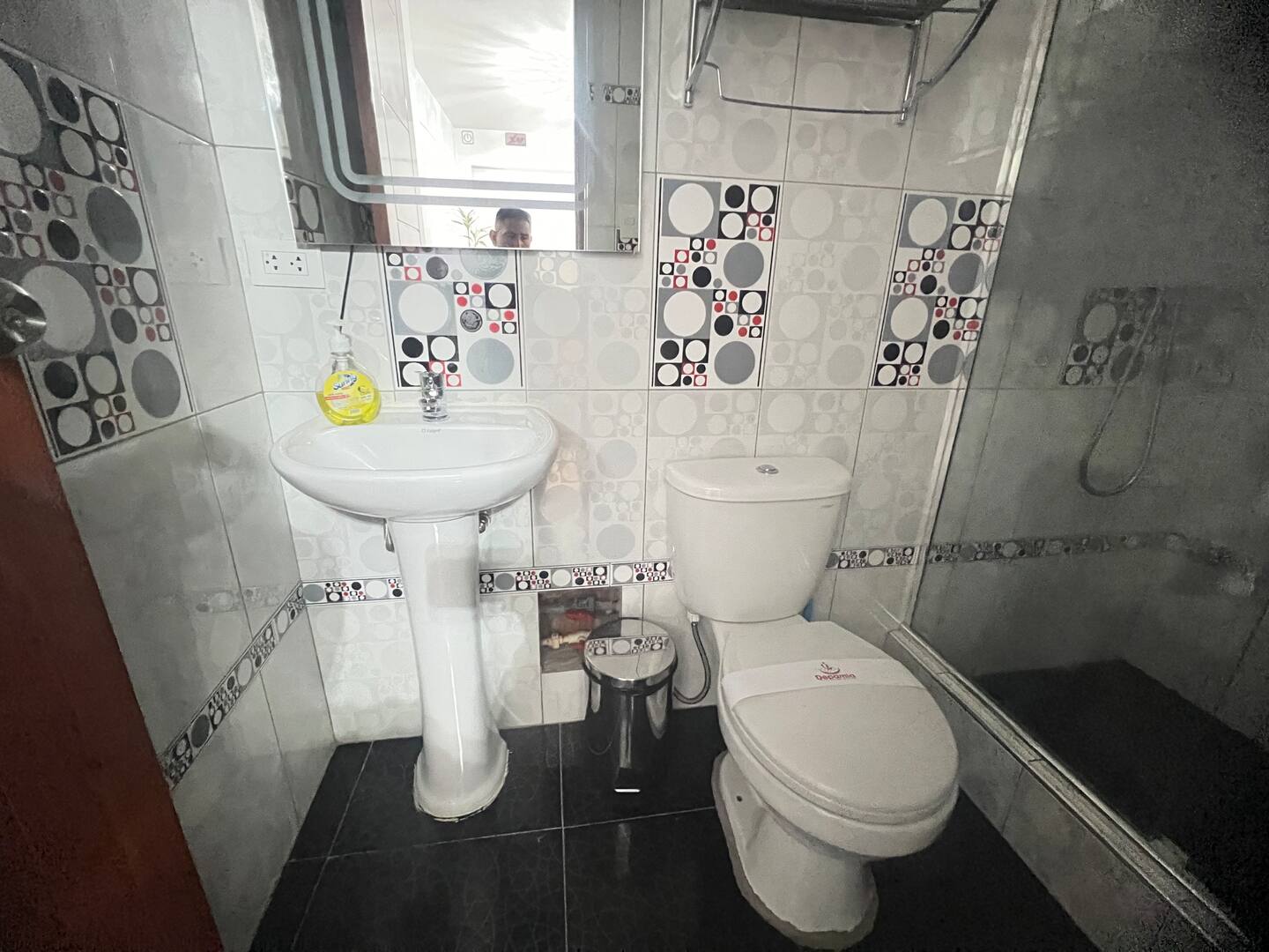 baño mini departamentro 3 camas