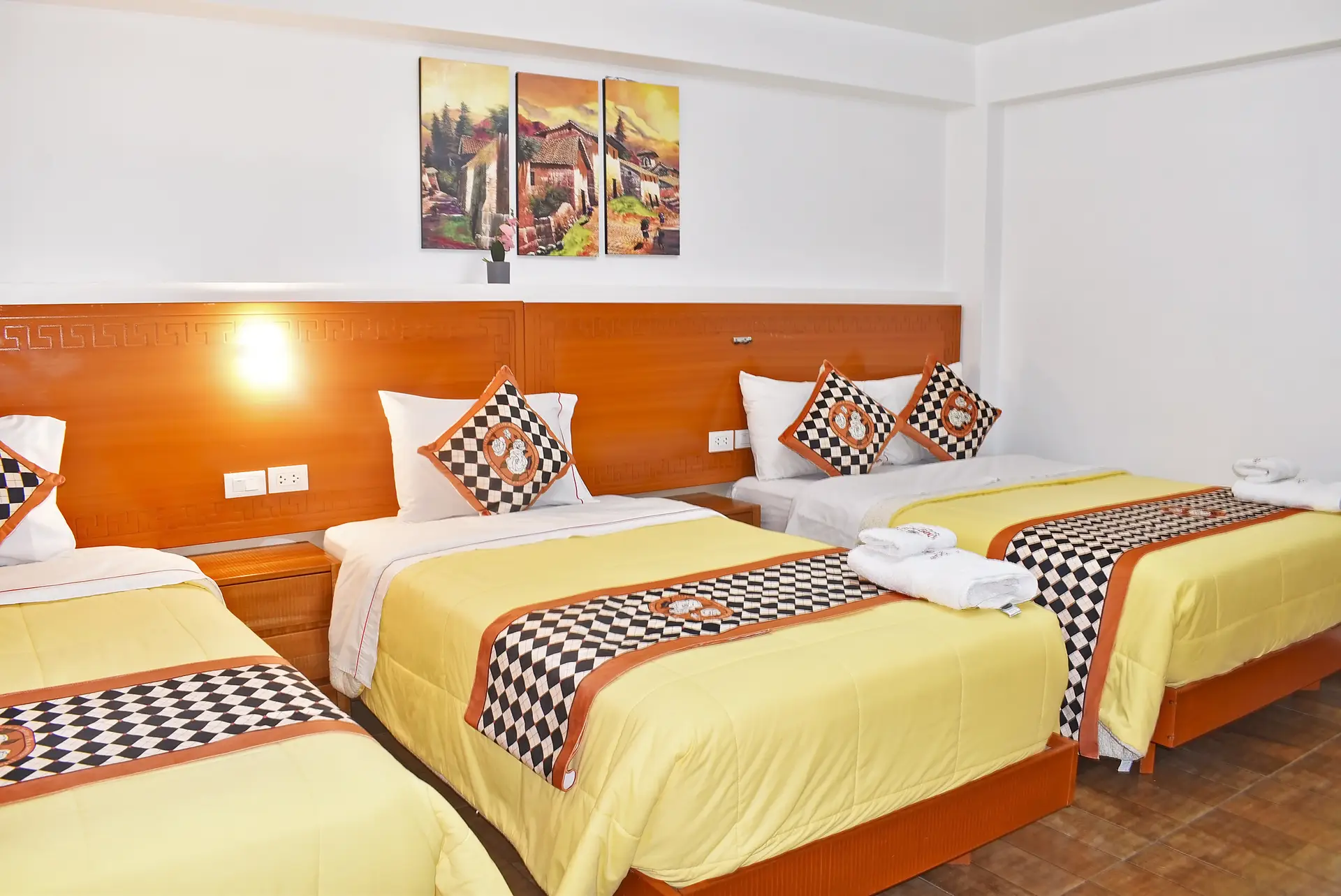 Habitación con 3 camas del Departamento familiar para 6 personas en Huaraz en el 4 piso