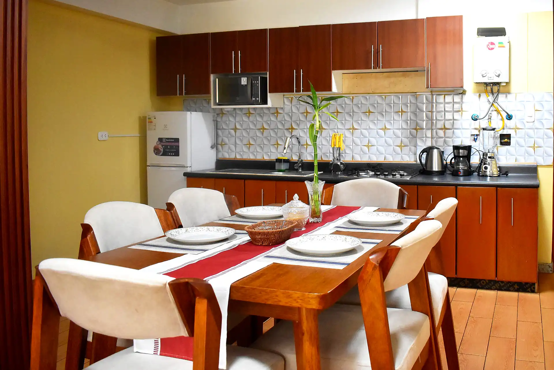 Comedor del departamento familiar en el 1er Piso